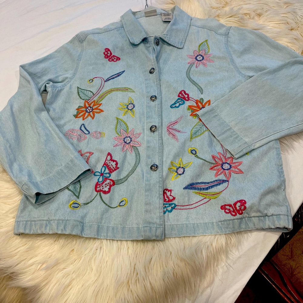 White stag jacket embroidery